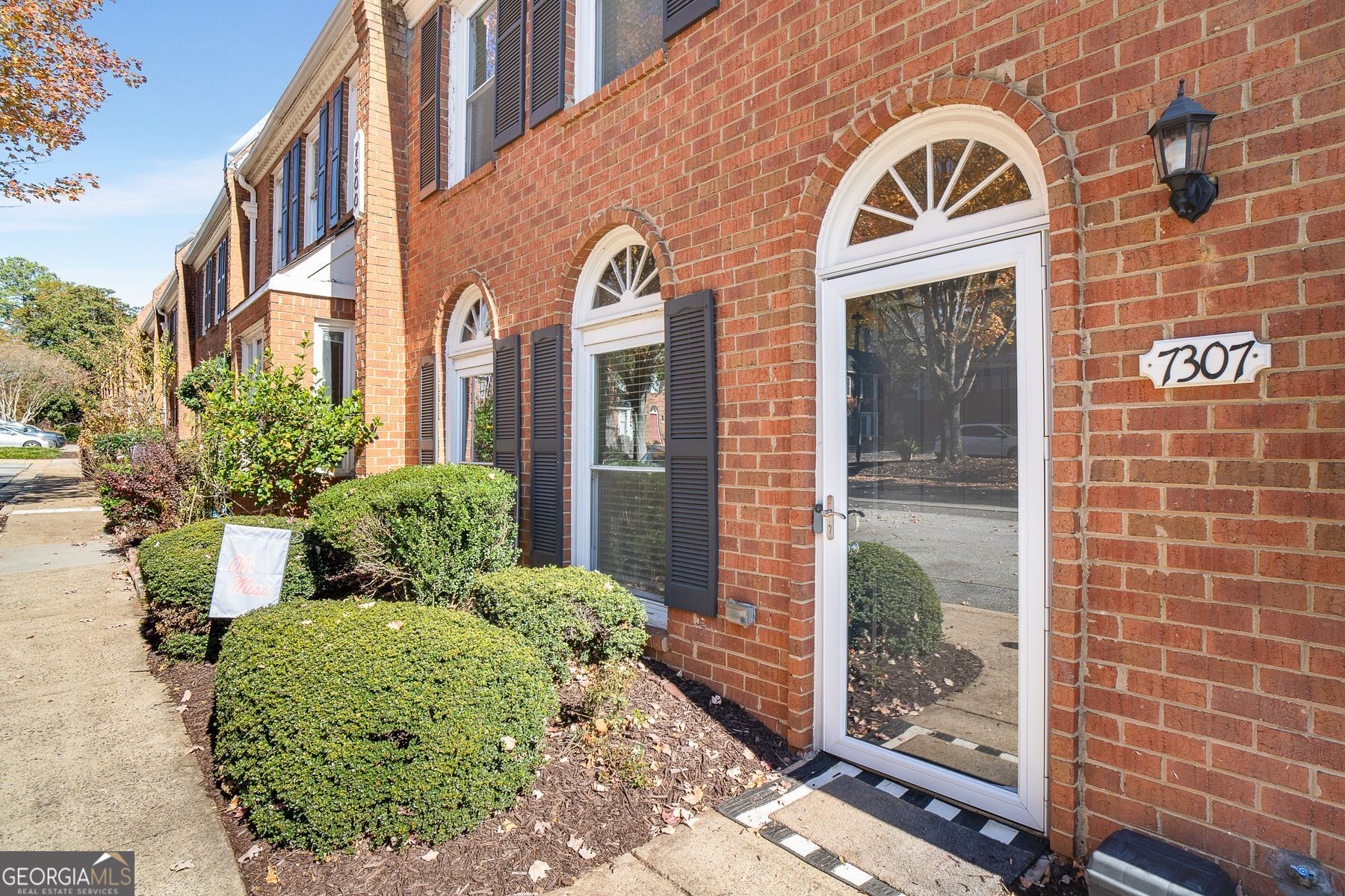 7307 Saint Charles SQ