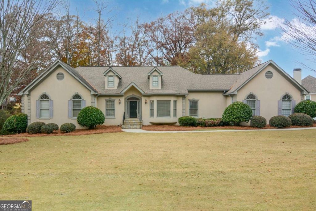 Photo of 5305 Linnadine Way, Peachtree Corners, GA 30092 (MLS # 10651143)