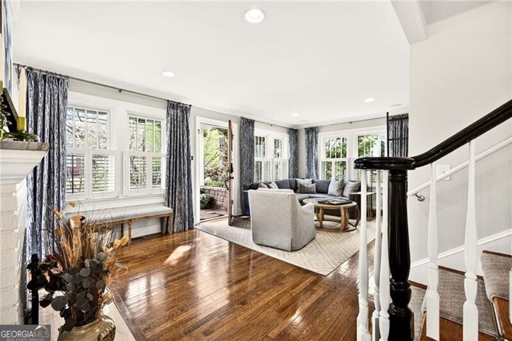 Photo of 1298 Lanier Boulevard NE, Atlanta, GA 30306 (MLS # 10718136)