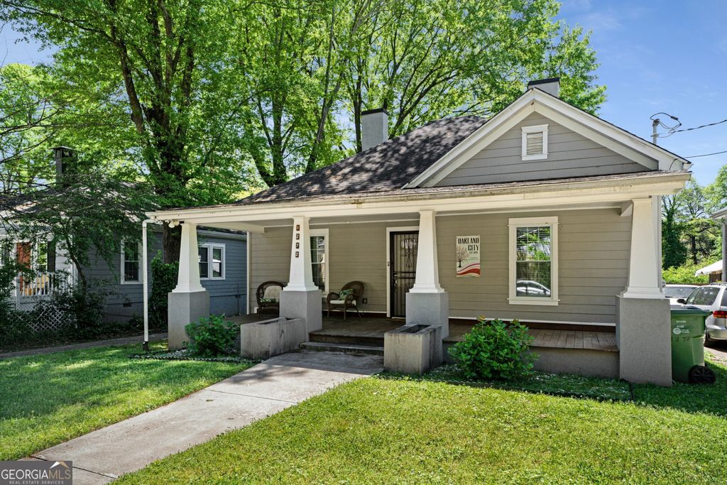 Photo of 1272 Oakland Terrace SW, Atlanta, GA 30310 (MLS # 10674112)