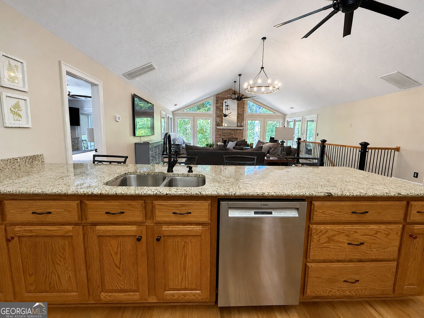 201 Hickory Hill LN