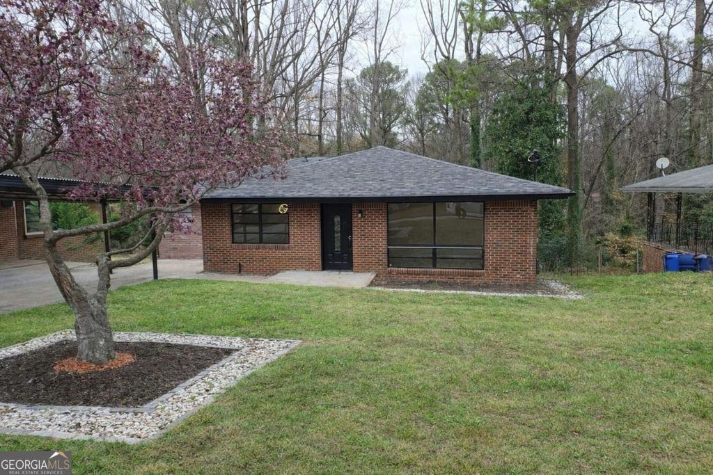 Photo of 2875 Oldknow Drive NW, Atlanta, GA 30318 (MLS # 10672289)