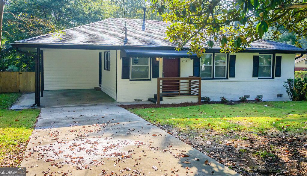 Photo of 753 Commodore Drive NW, Atlanta, GA 30318 (MLS # 10690921)