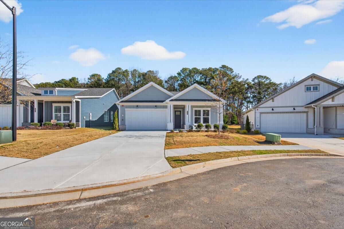 220 Vinca CIR NW