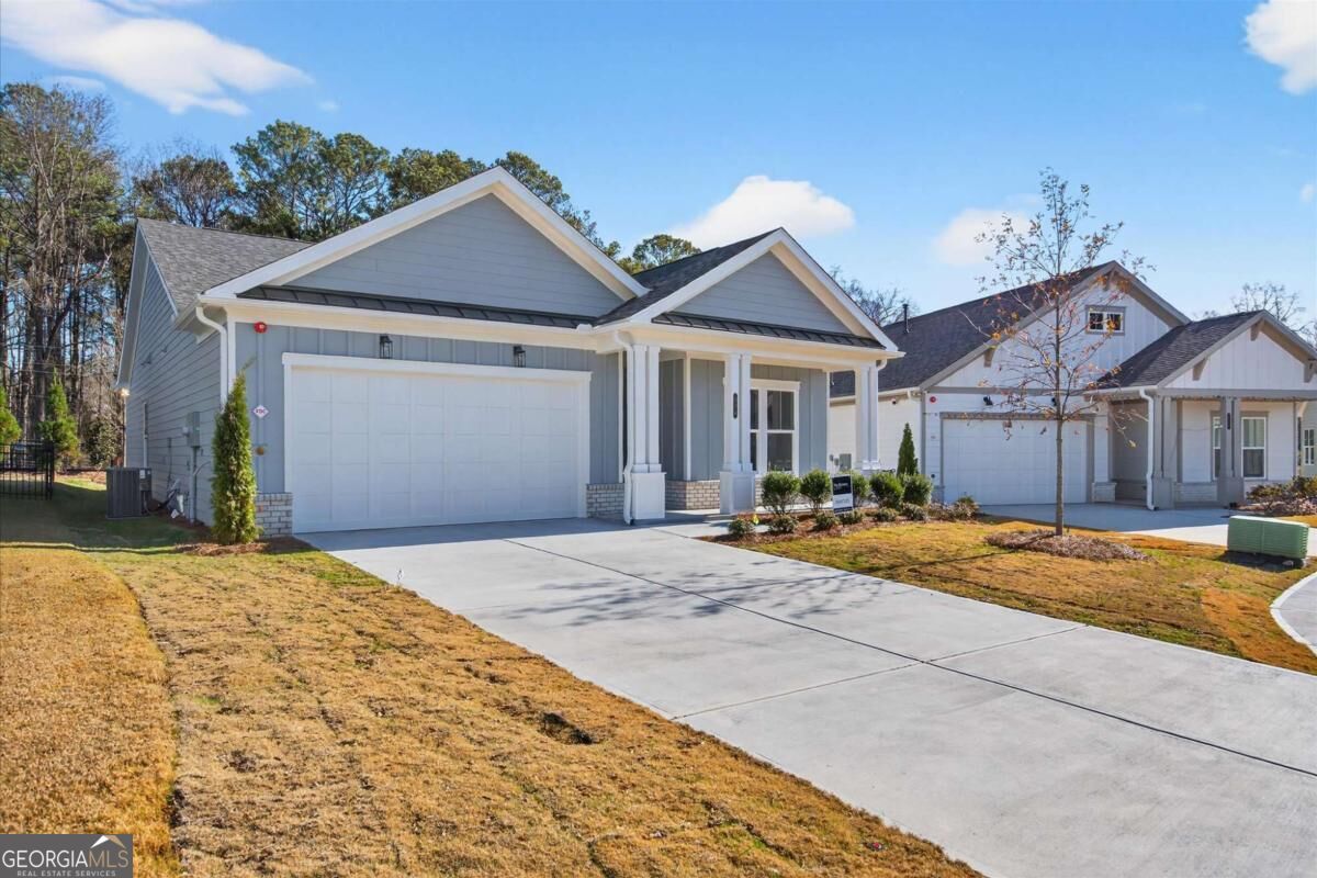 220 Vinca CIR NW