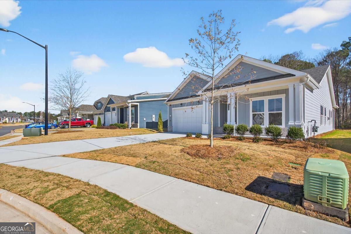 220 Vinca CIR NW