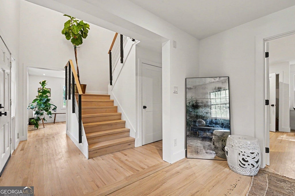 Photo of 1840 King Alfred Drive NW, Atlanta, GA 30331 (MLS # 10881585)