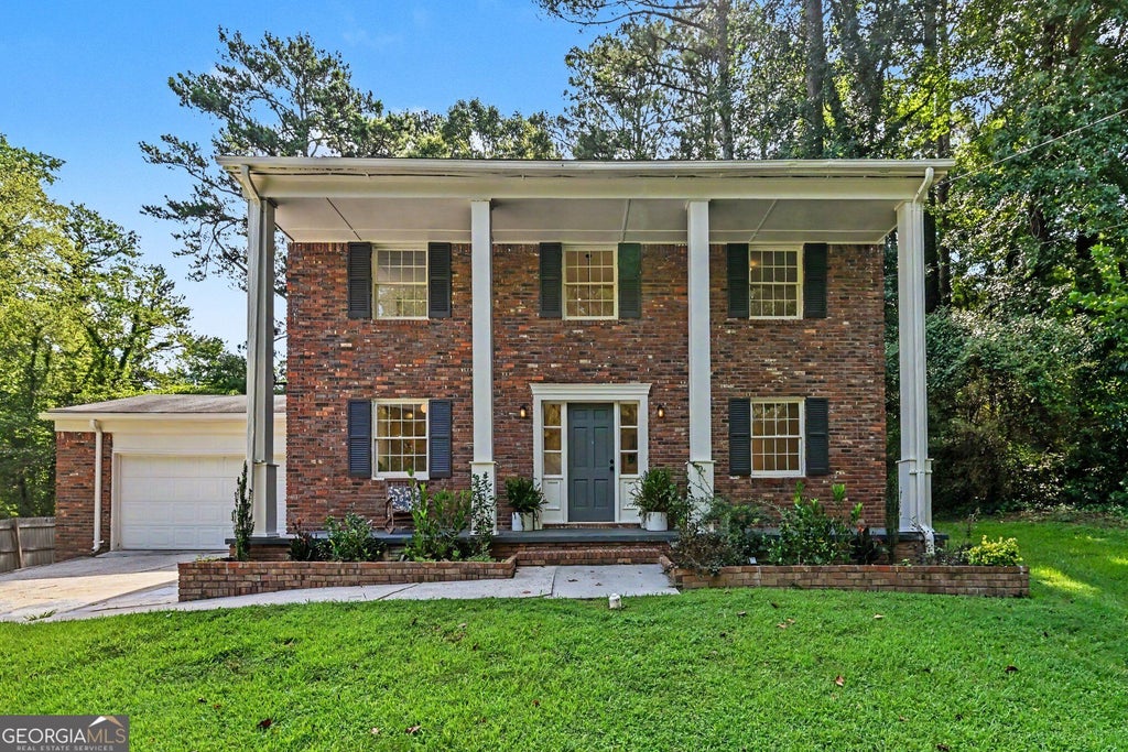 Photo of 1840 King Alfred Drive NW, Atlanta, GA 30331 (MLS # 10881585)