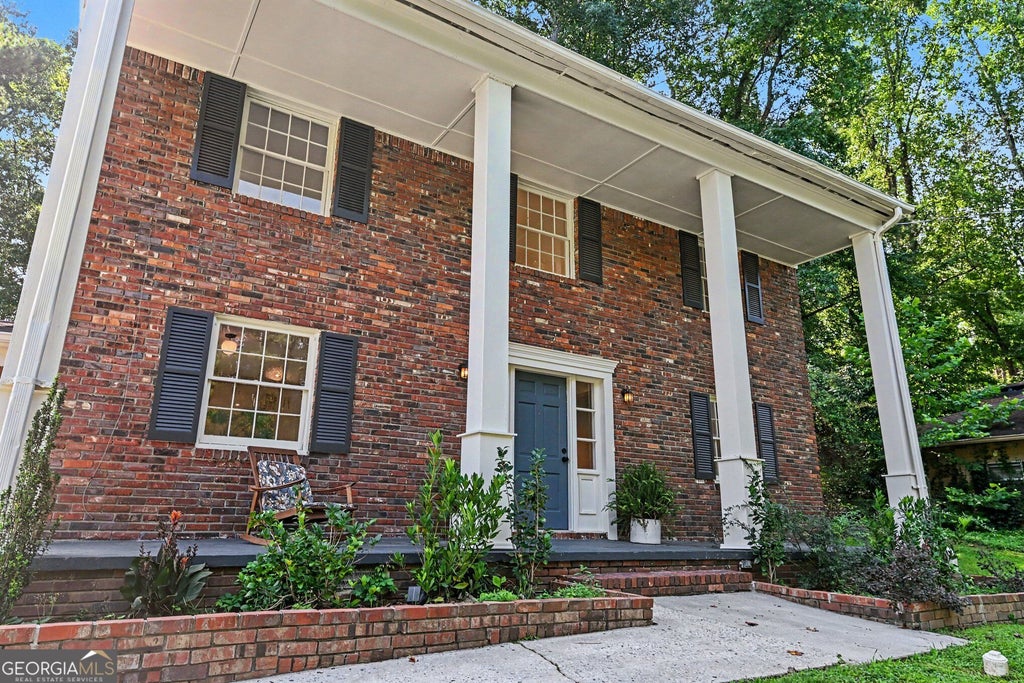 Photo of 1840 King Alfred Drive NW, Atlanta, GA 30331 (MLS # 10881585)