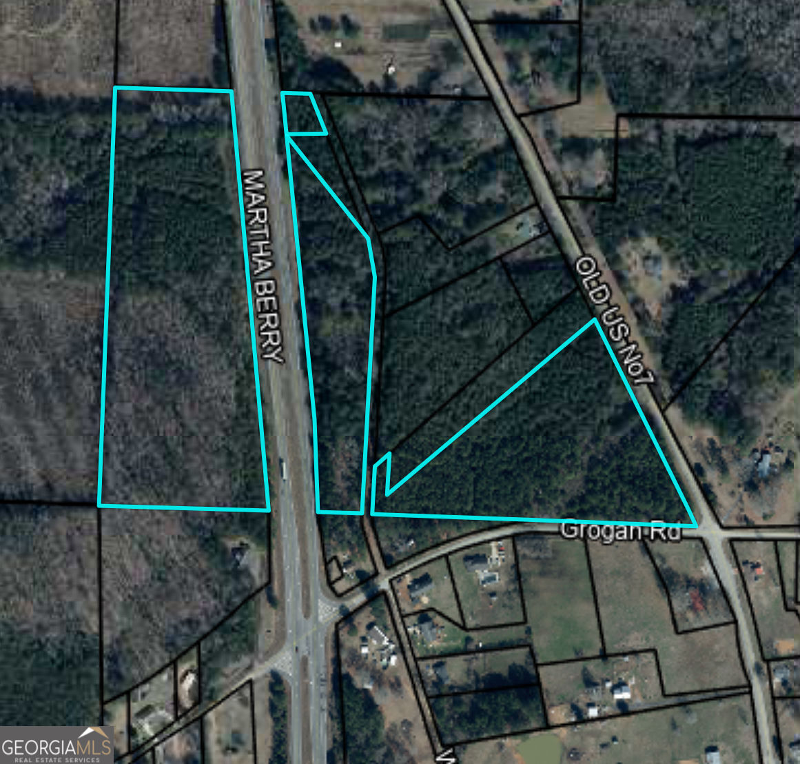 This property is an amazing Opportunity for those who are looking for land. Its at a great location right next to the high way and intersection. Its about 29 acres of land and is located on both sides of the highway.