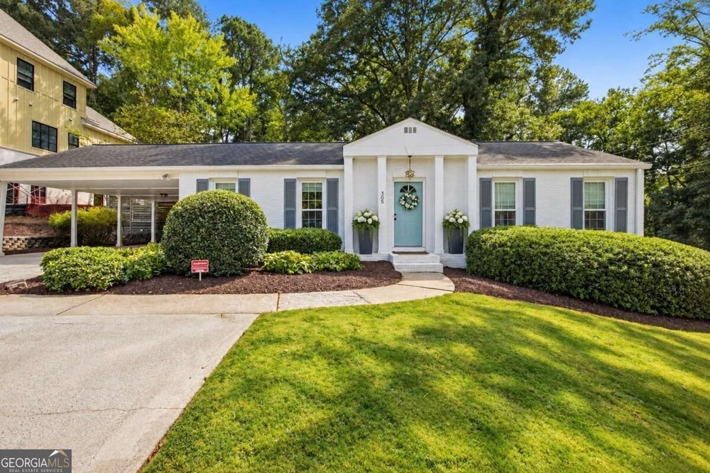 Photo of 305 Norcross Street, Roswell, GA 30075 (MLS # 10852858)