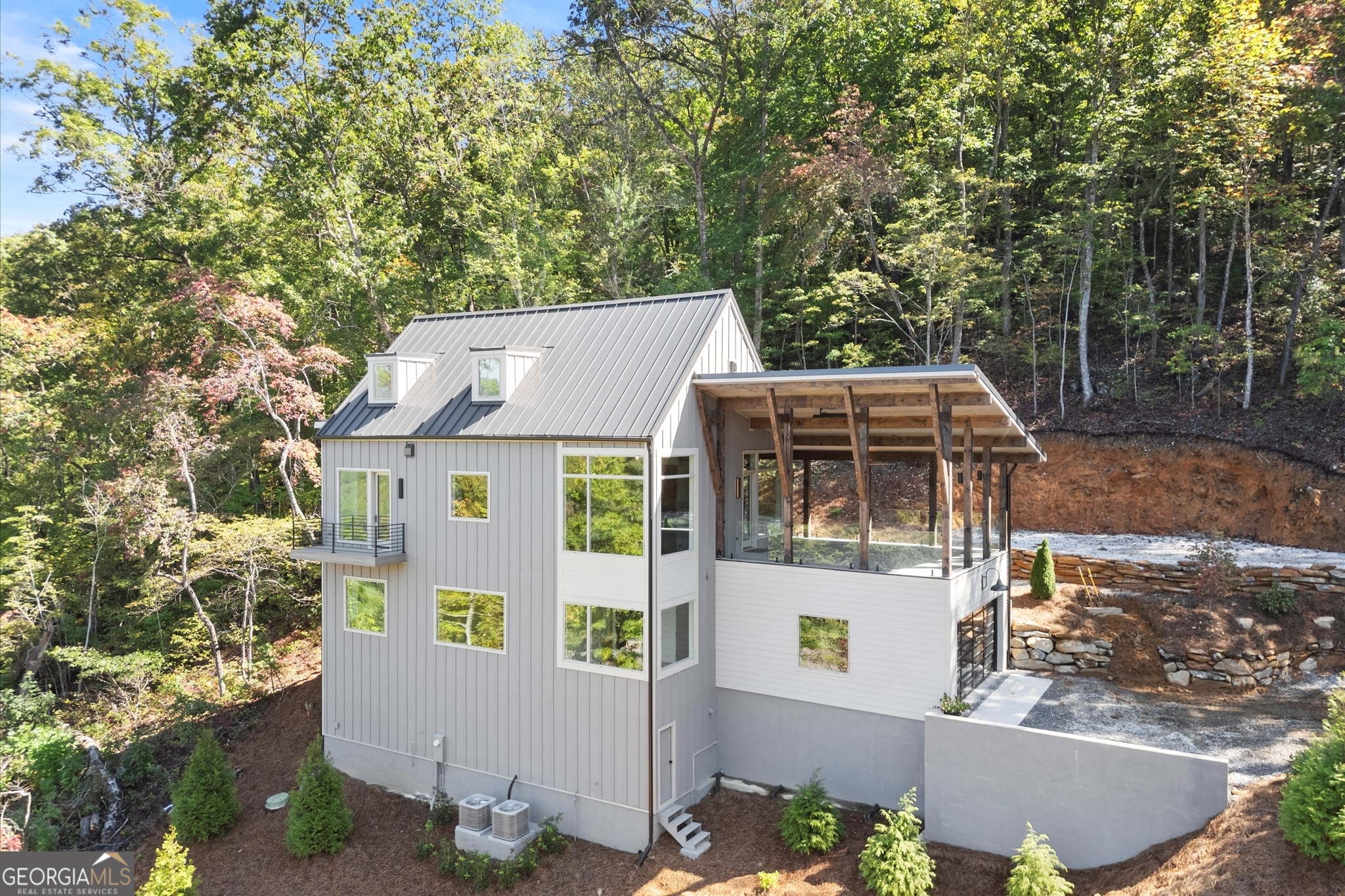 Clayton, Georgia 30525, United States, 4 Bedrooms Bedrooms, ,5 BathroomsBathrooms,Residential,Active,222611