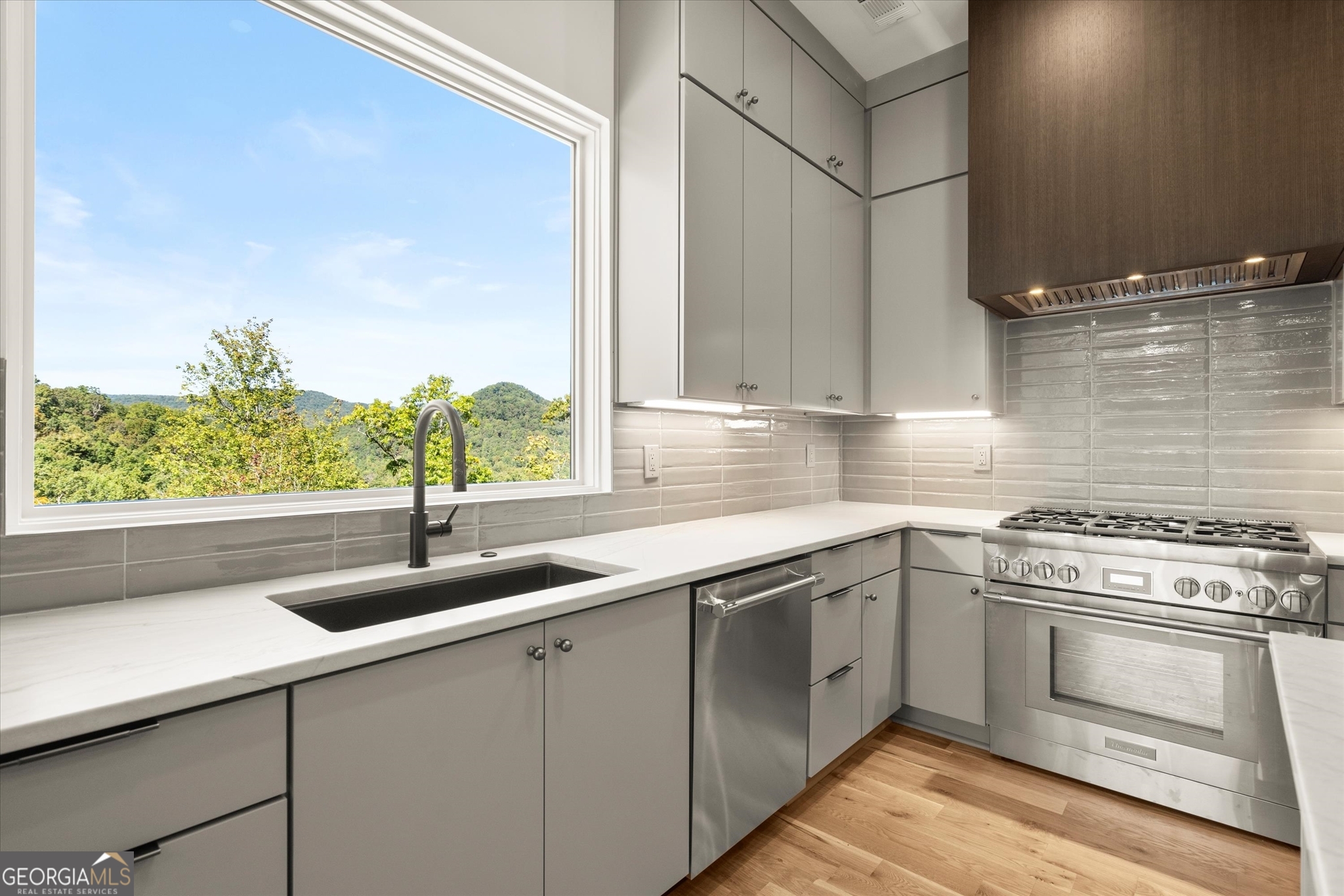 Clayton, Georgia 30525, United States, 4 Bedrooms Bedrooms, ,5 BathroomsBathrooms,Residential,Active,222611