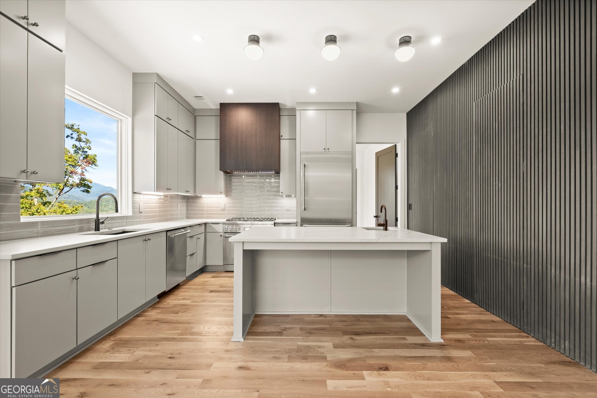 Clayton, Georgia 30525, United States, 4 Bedrooms Bedrooms, ,5 BathroomsBathrooms,Residential,Active,222611