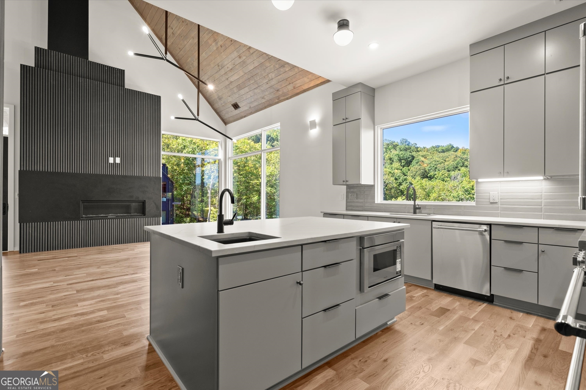 Clayton, Georgia 30525, United States, 4 Bedrooms Bedrooms, ,5 BathroomsBathrooms,Residential,Active,222611