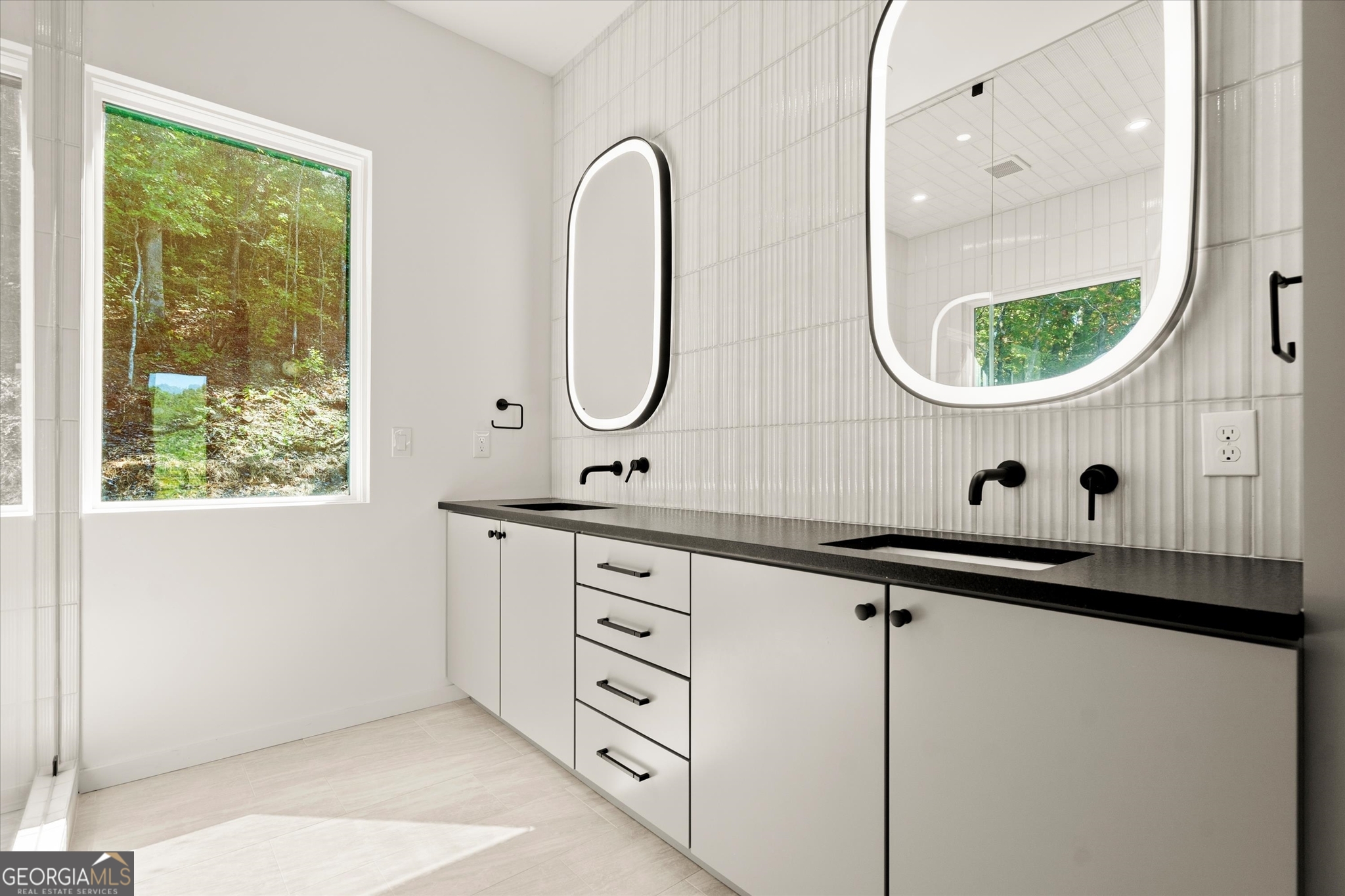 Clayton, Georgia 30525, United States, 4 Bedrooms Bedrooms, ,5 BathroomsBathrooms,Residential,Active,222611