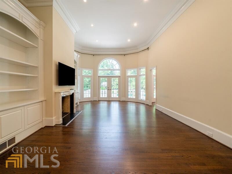 Sandy Springs - Residential