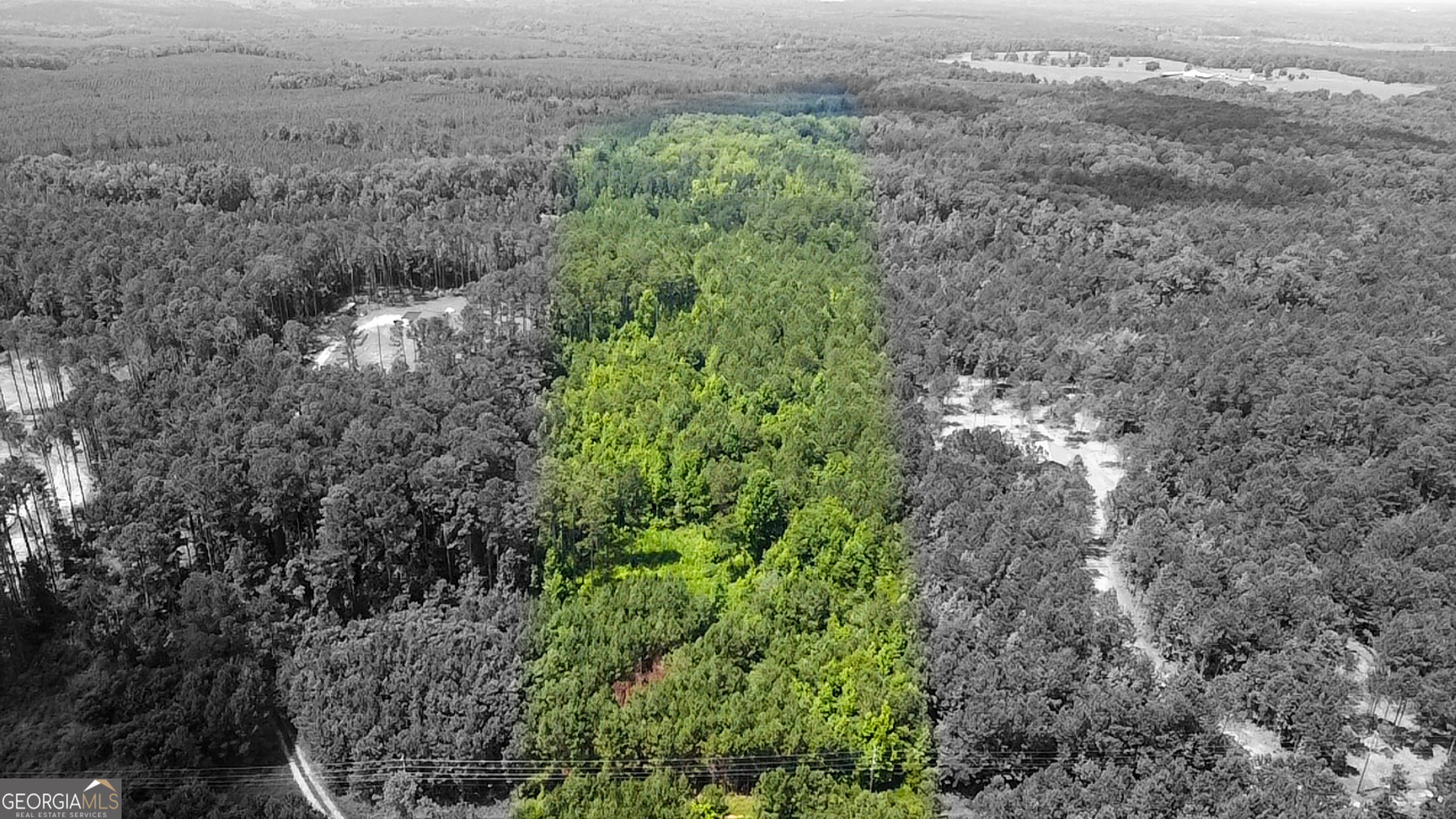 17.9-acre residential lot located just minutes from downtown Forsyth. Offering 250 feet of road frontage, this property provides excellent accessibility while maintaining a peaceful, private setting. Was partially cleared within the last 36 months.