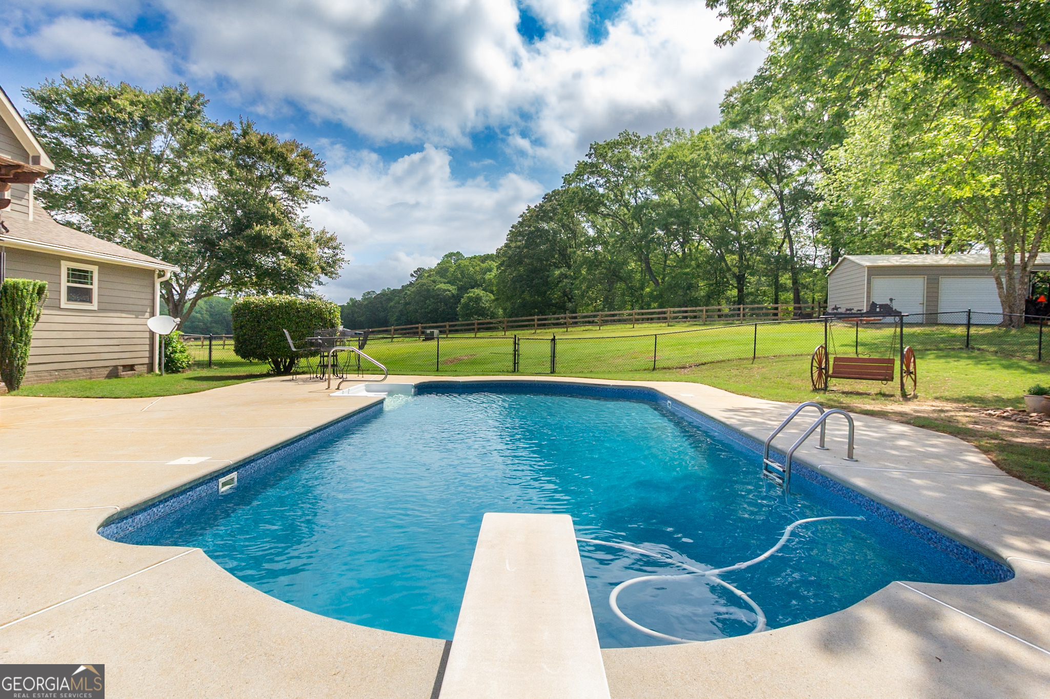 Fayetteville, Georgia 30215, United States, 3 Bedrooms Bedrooms, ,3 BathroomsBathrooms,Residential,Pending,127197