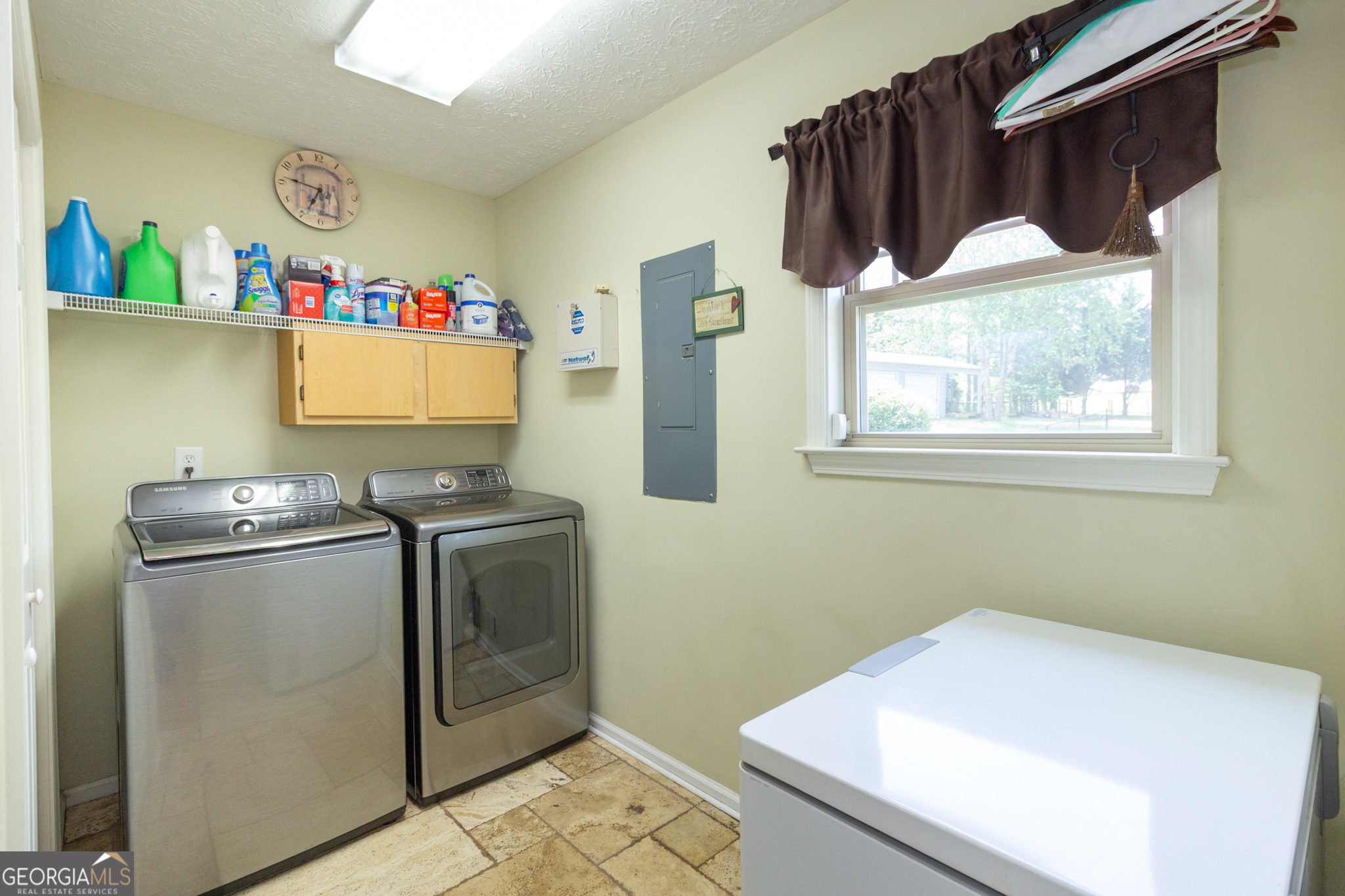 Fayetteville, Georgia 30215, United States, 3 Bedrooms Bedrooms, ,3 BathroomsBathrooms,Residential,Pending,127197