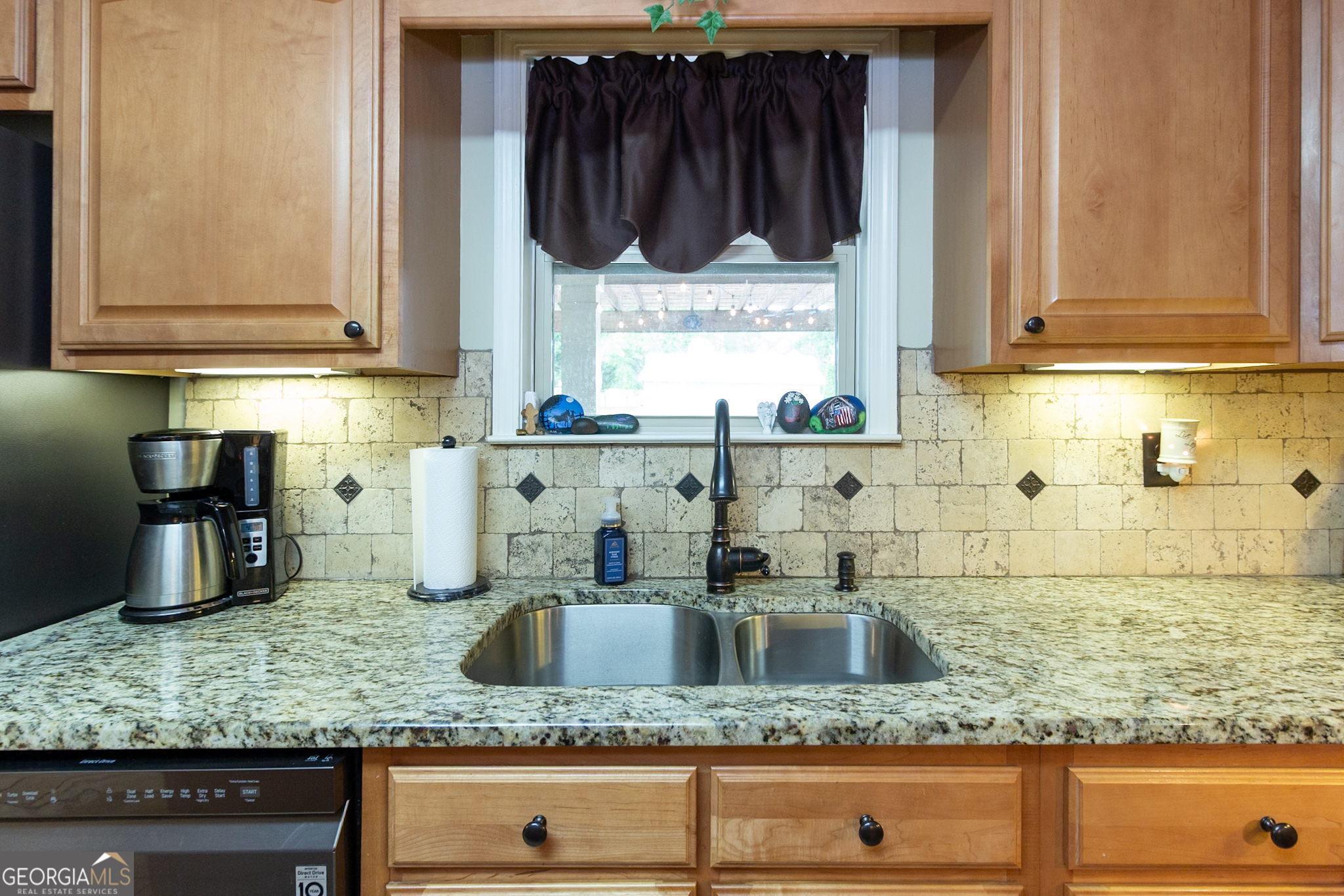 Fayetteville, Georgia 30215, United States, 3 Bedrooms Bedrooms, ,3 BathroomsBathrooms,Residential,Pending,127197