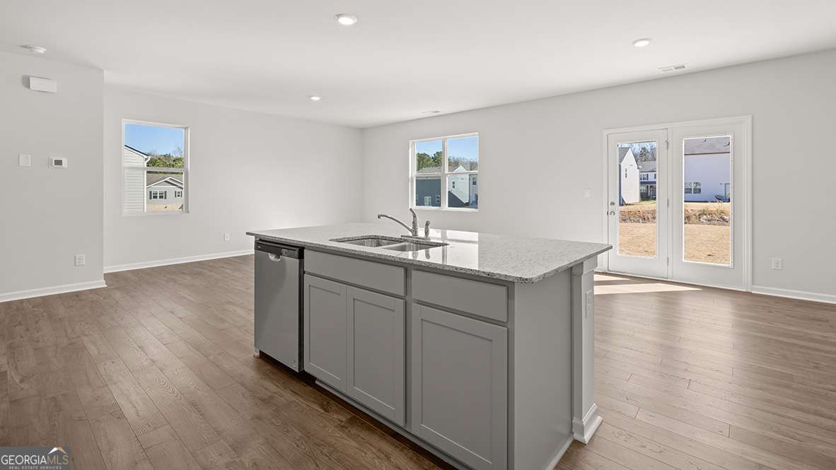 6068 Knickerbocker ST