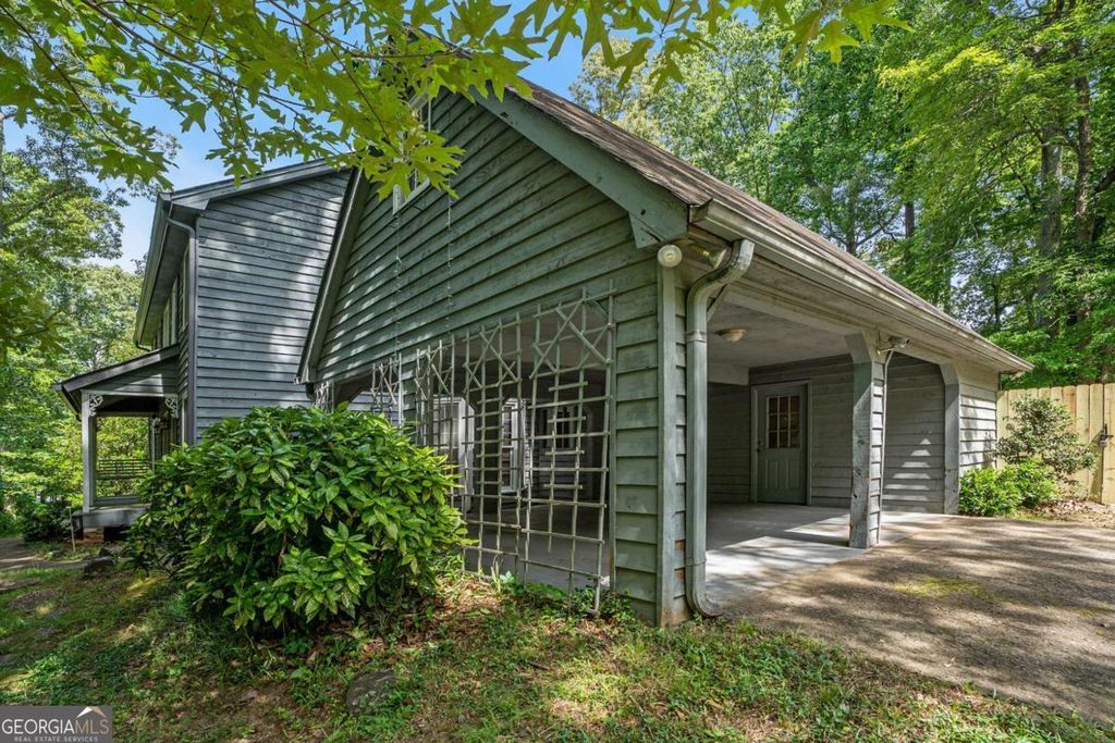 Photo of 1580 Oak Creek Drive, Marietta, GA 30066 (MLS # 10770643)