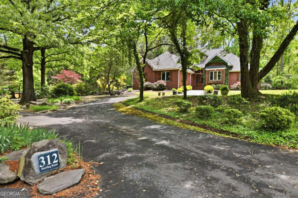 312 Sterling RD