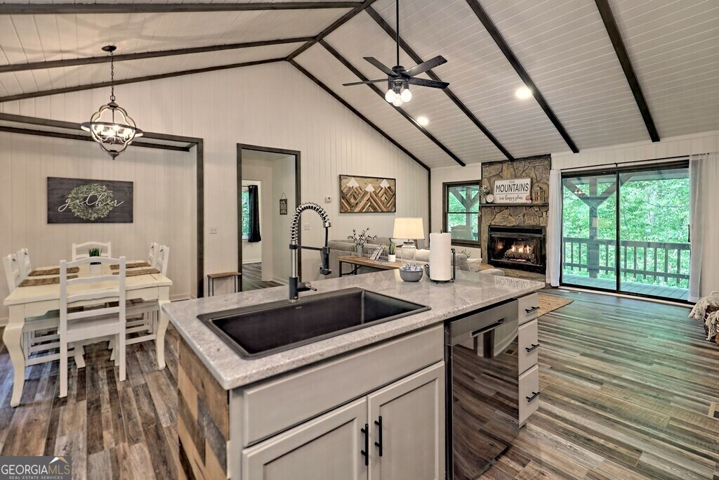 63 Mint LN