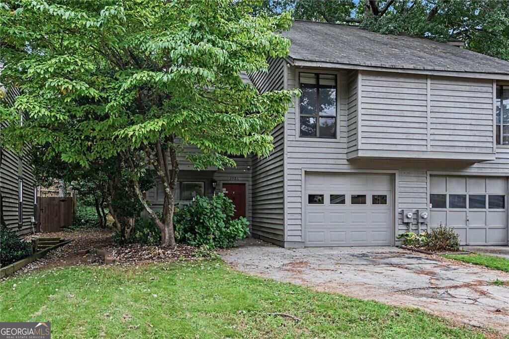 Photo of 1006 Creatwood Circle SE, Smyrna, GA 30080 (MLS # 10878636)