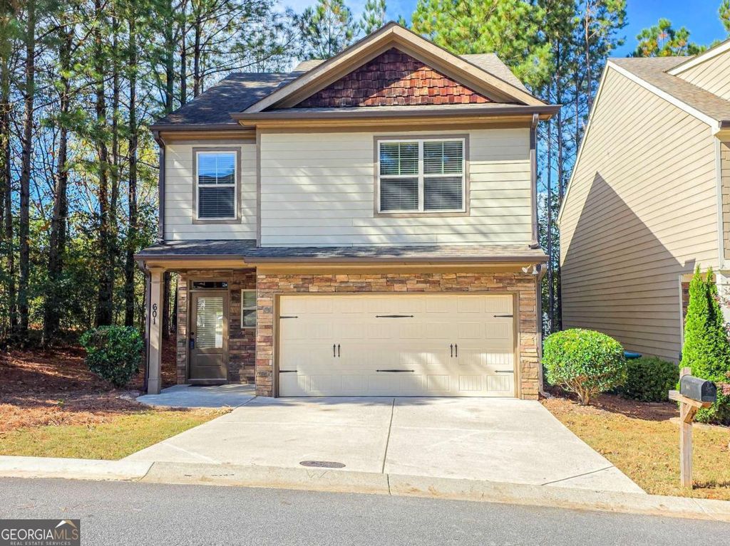 Photo of 601 Summit Point, Canton, GA 30114 (MLS # 10631278)