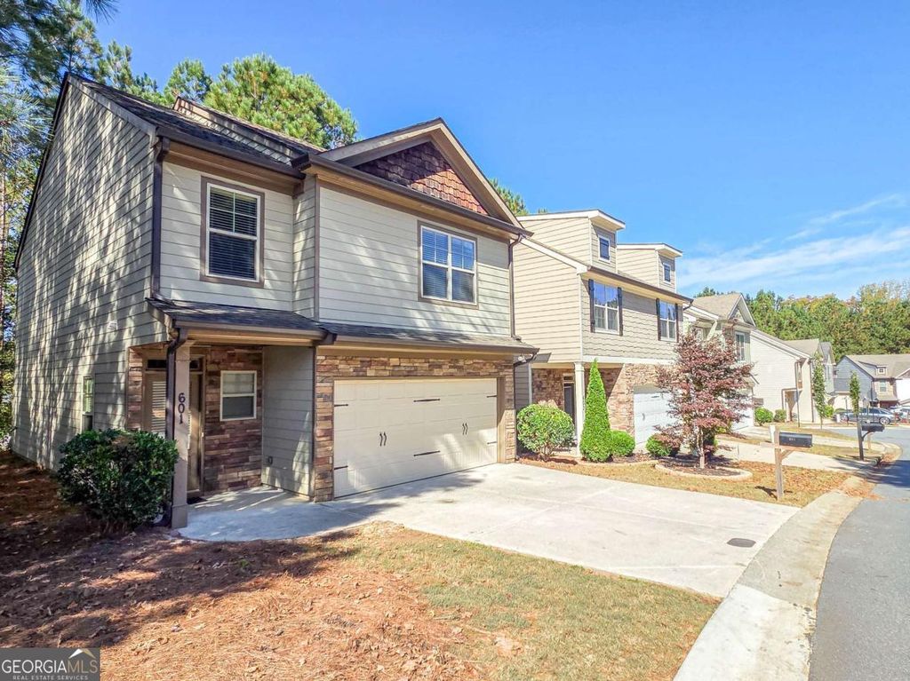 Photo of 601 Summit Point, Canton, GA 30114 (MLS # 10631278)