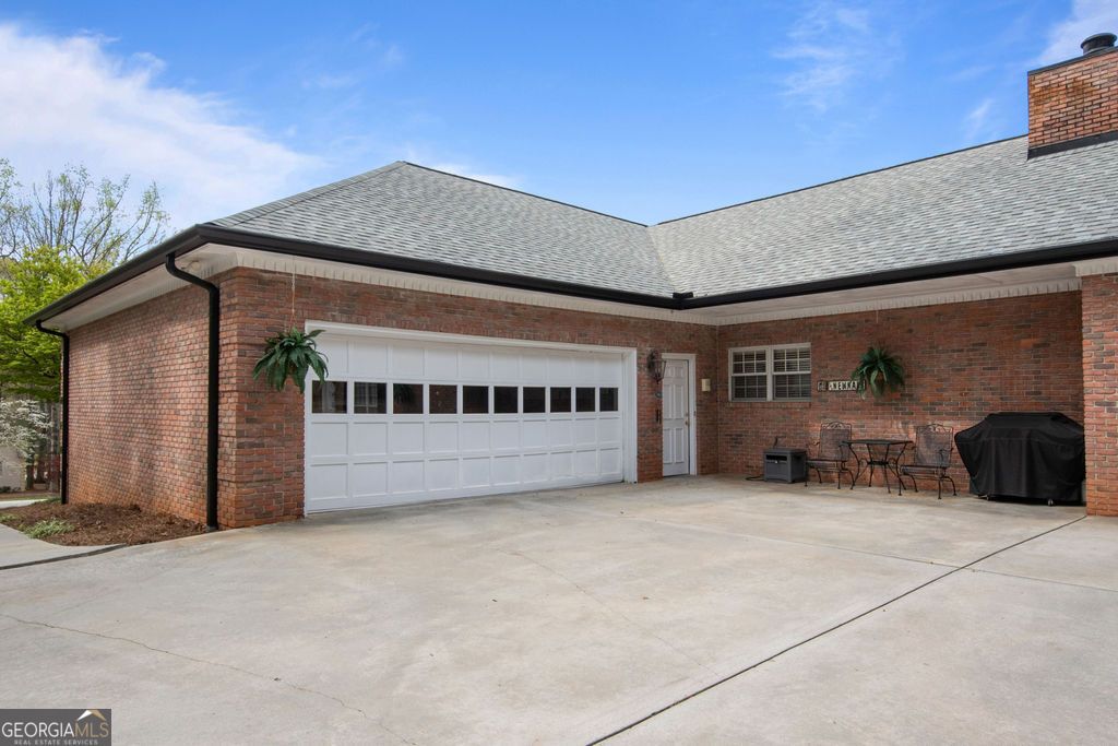 Photo of 160 Victoria Drive, Fayetteville, GA 30214 (MLS # 10717933)