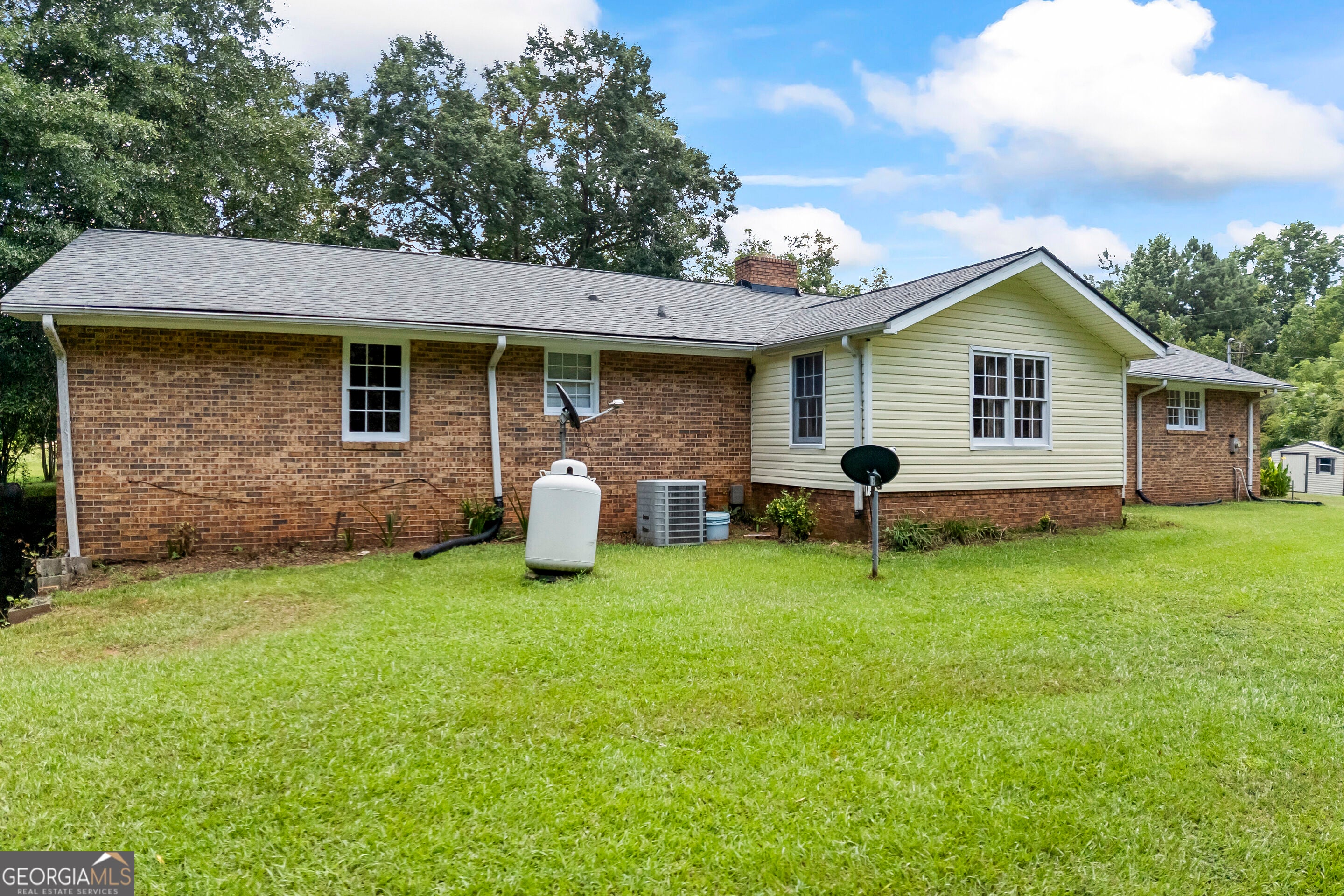 1351 Clack RD