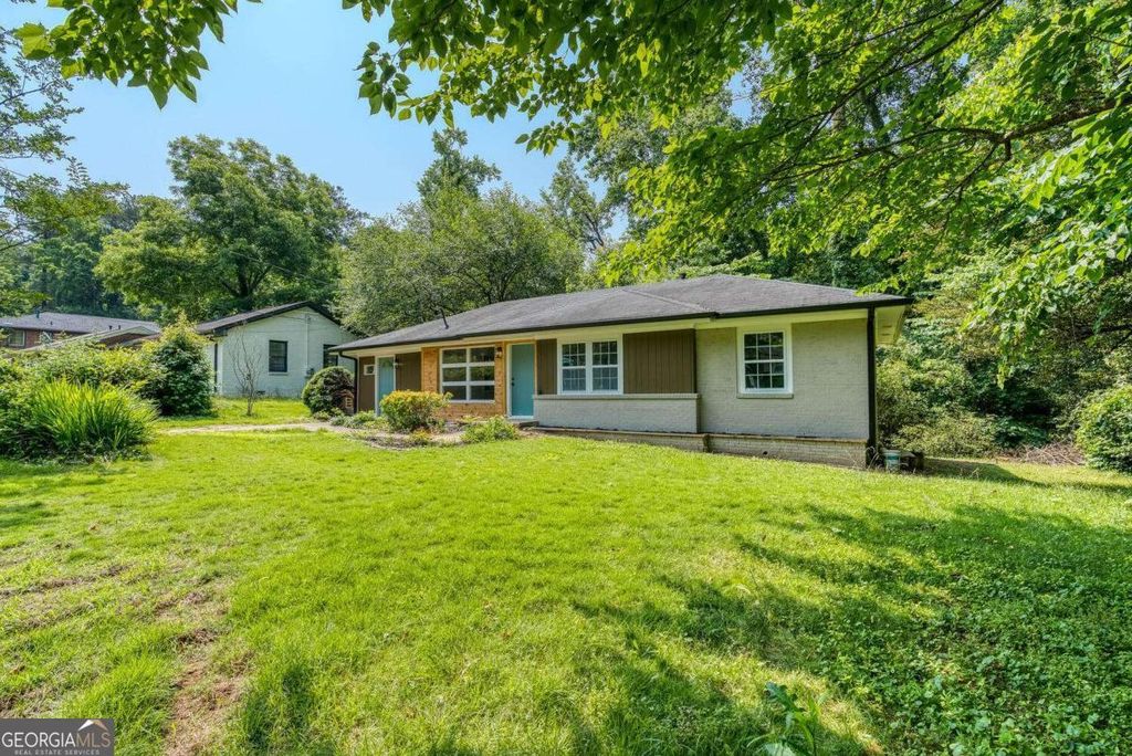 Photo of 2935 Catalina Drive, Decatur, GA 30032 (MLS # 10797796)