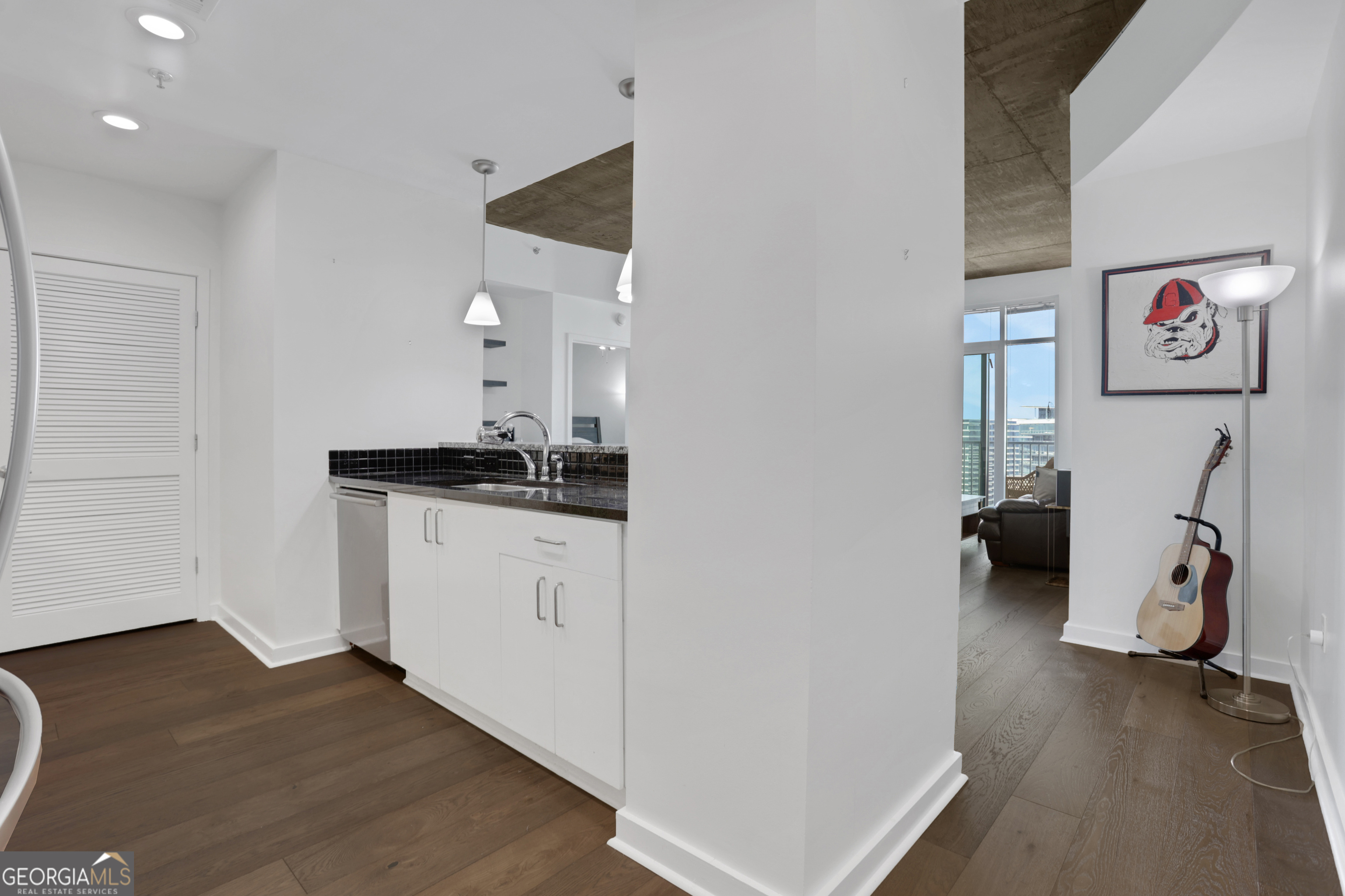 250 Pharr RD NE APT 2005