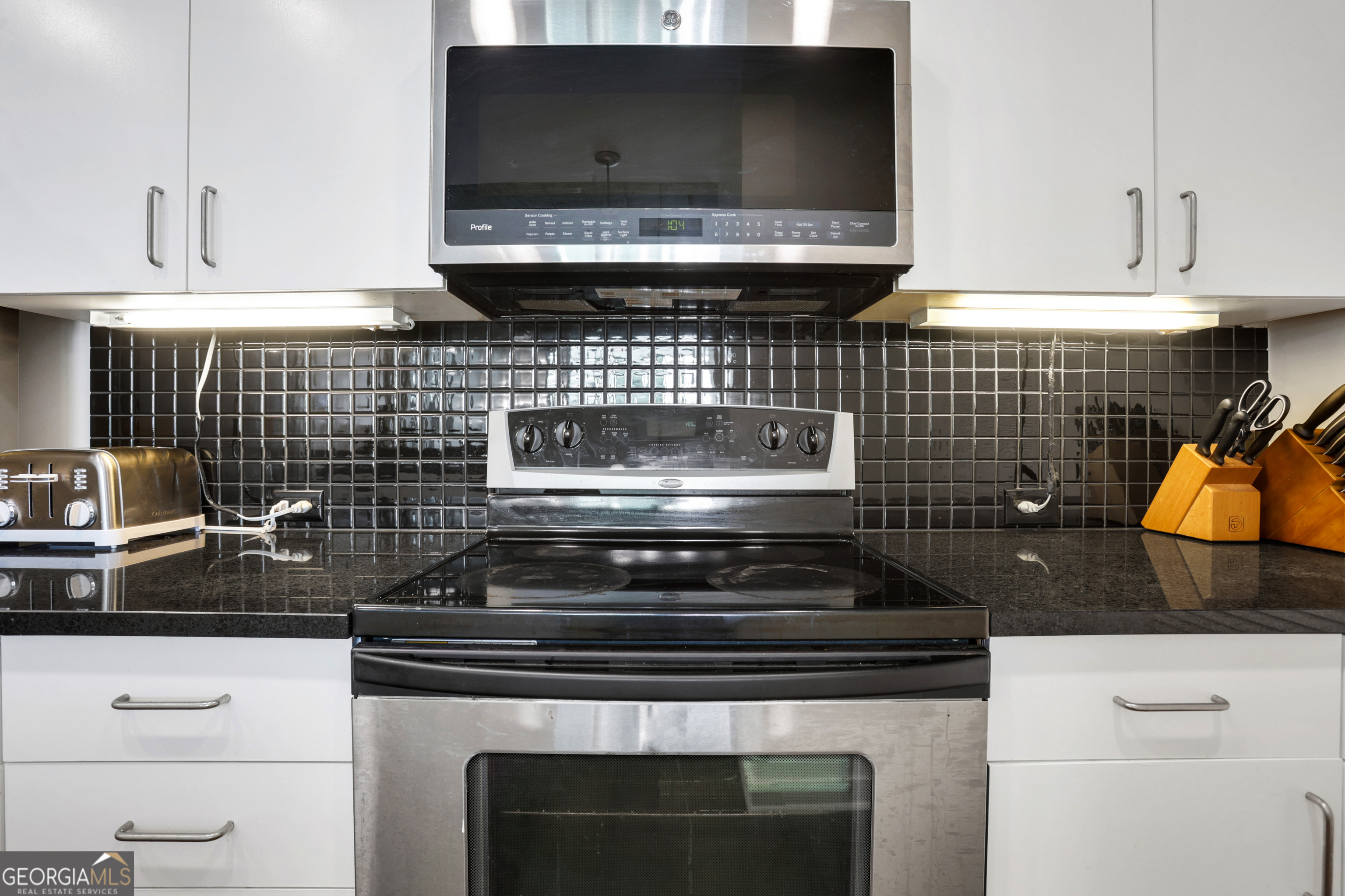 250 Pharr RD NE APT 2005