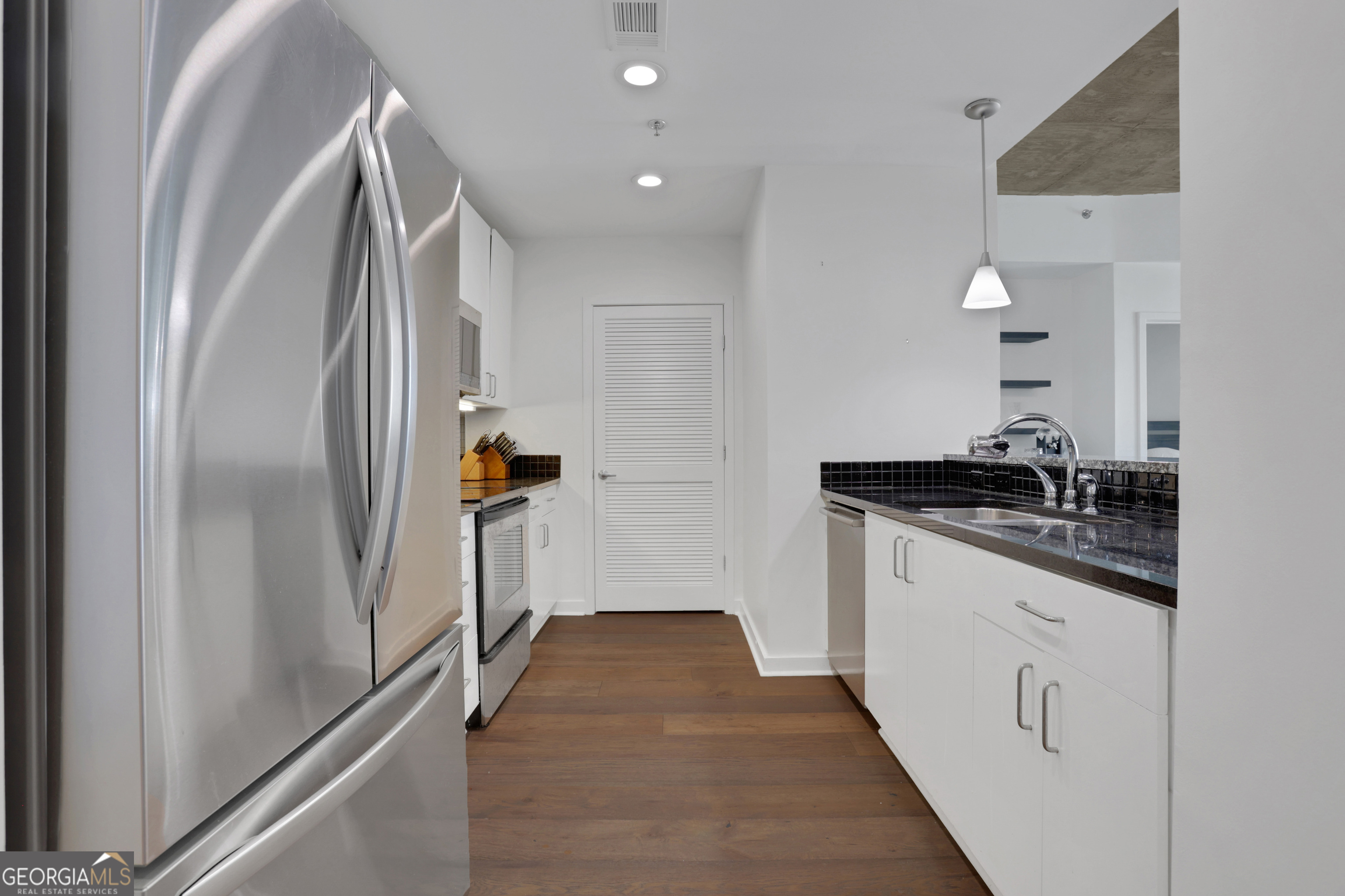 250 Pharr RD NE APT 2005