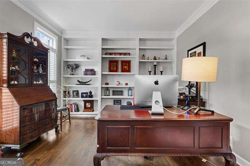 658 VININGS ESTATES DR SE