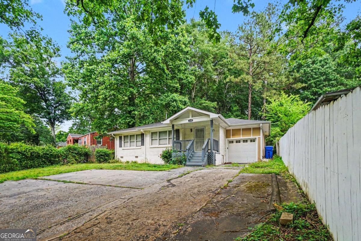 164 Fairburn RD SW