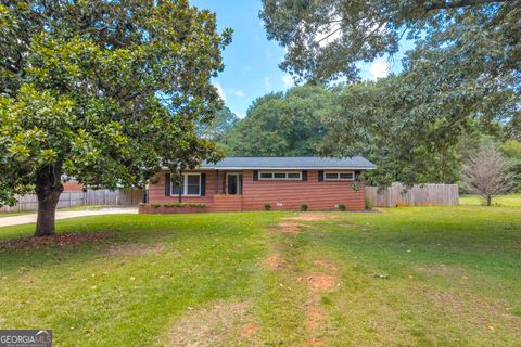 72 Cade ST Hartwell GA 30643