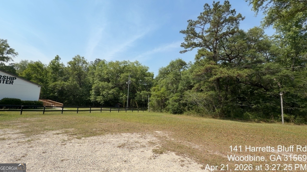 141 Harrietts Bluff RD