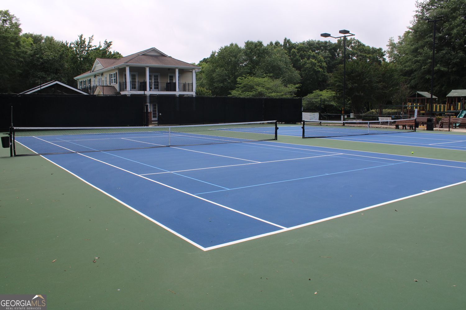 Roswell, Georgia 30075, United States, 4 Bedrooms Bedrooms, ,3 BathroomsBathrooms,Residential,Pending,141500