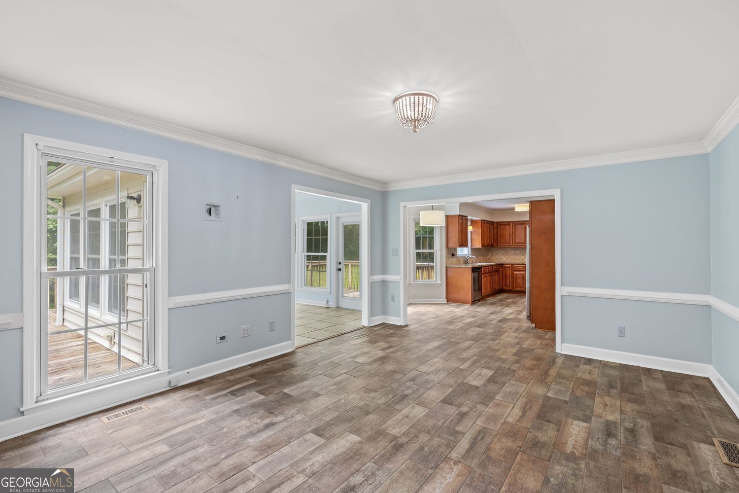 Roswell, Georgia 30075, United States, 4 Bedrooms Bedrooms, ,3 BathroomsBathrooms,Residential,Pending,141500