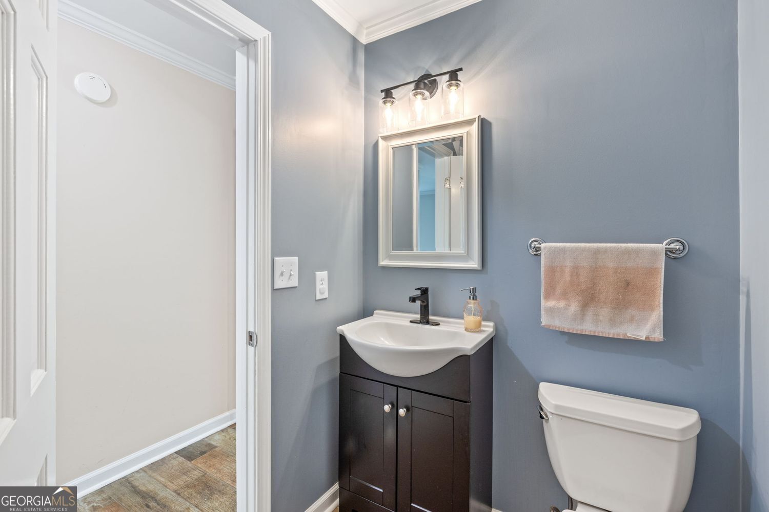 Roswell, Georgia 30075, United States, 4 Bedrooms Bedrooms, ,3 BathroomsBathrooms,Residential,Pending,141500