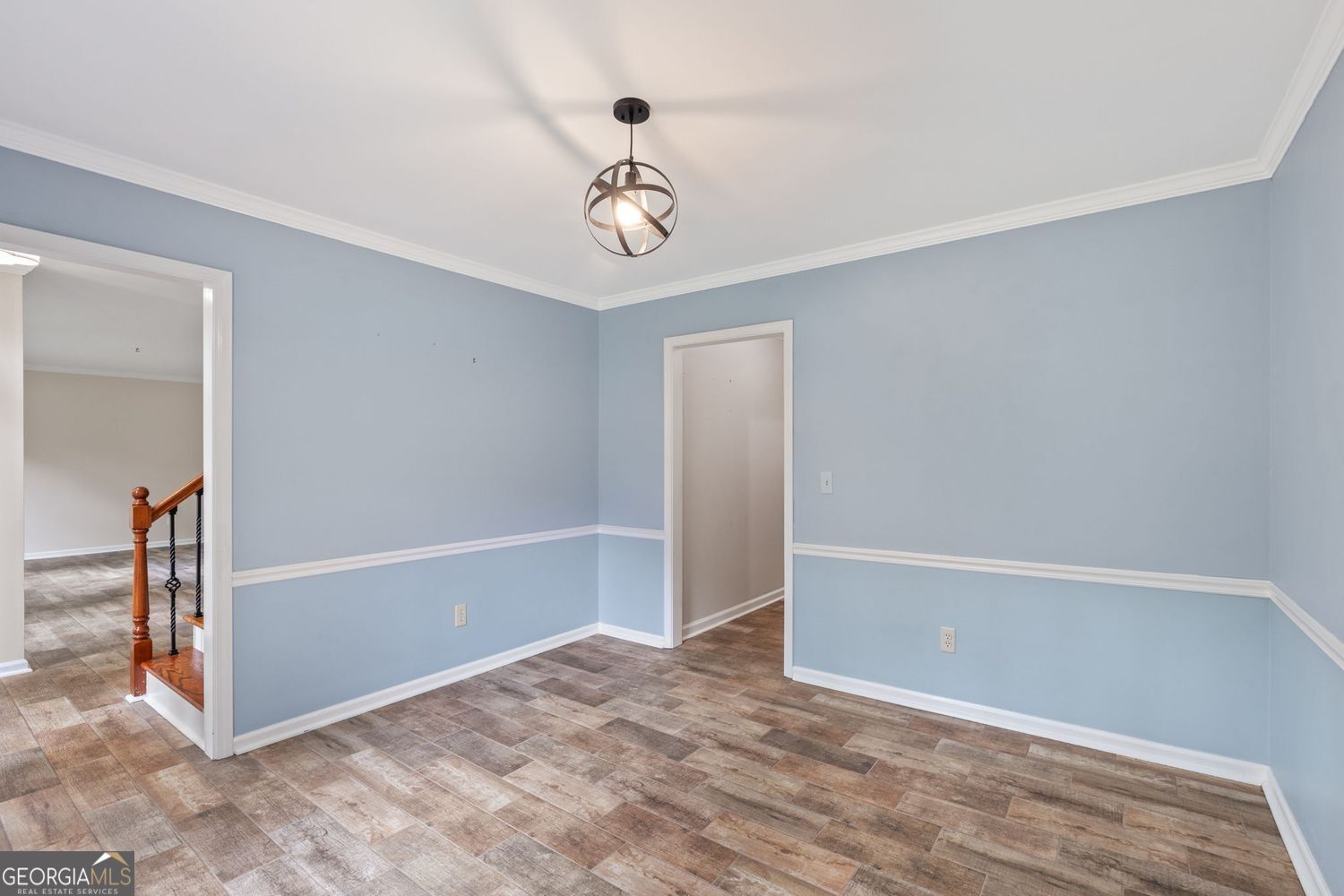 Roswell, Georgia 30075, United States, 4 Bedrooms Bedrooms, ,3 BathroomsBathrooms,Residential,Pending,141500