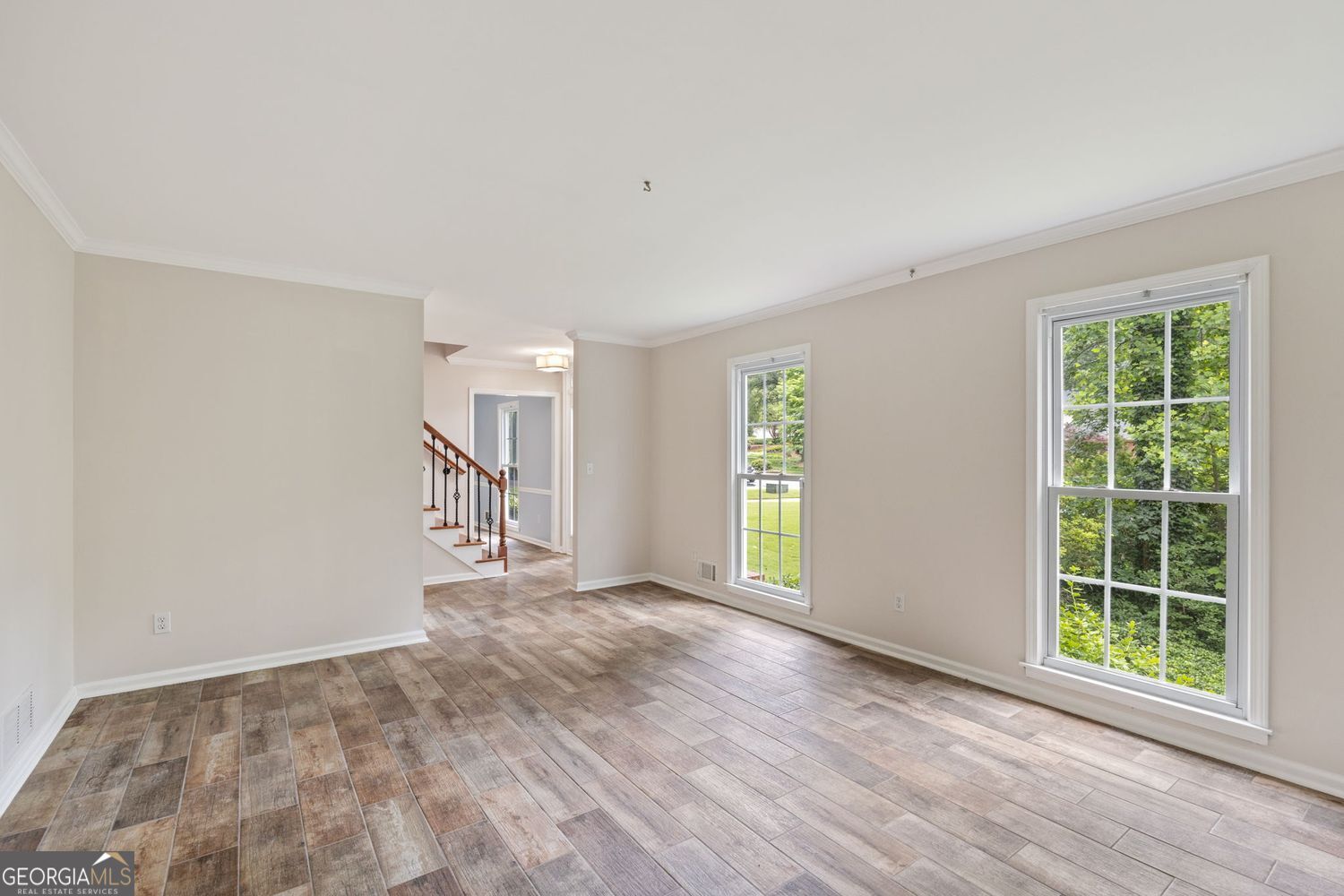 Roswell, Georgia 30075, United States, 4 Bedrooms Bedrooms, ,3 BathroomsBathrooms,Residential,Pending,141500