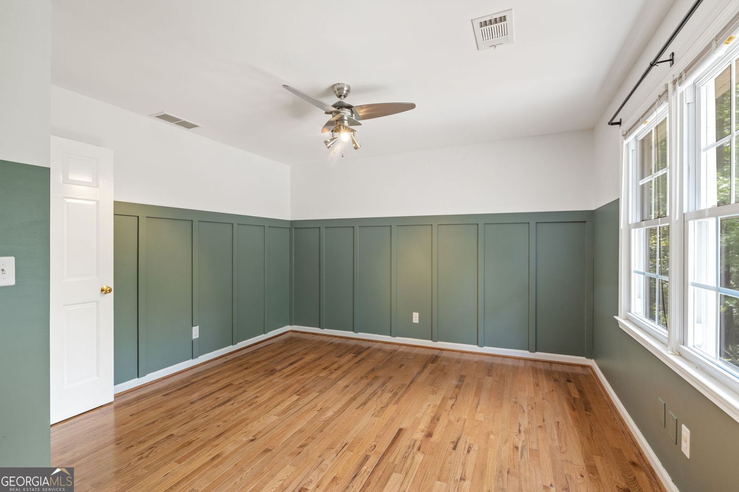 Roswell, Georgia 30075, United States, 4 Bedrooms Bedrooms, ,3 BathroomsBathrooms,Residential,Pending,141500