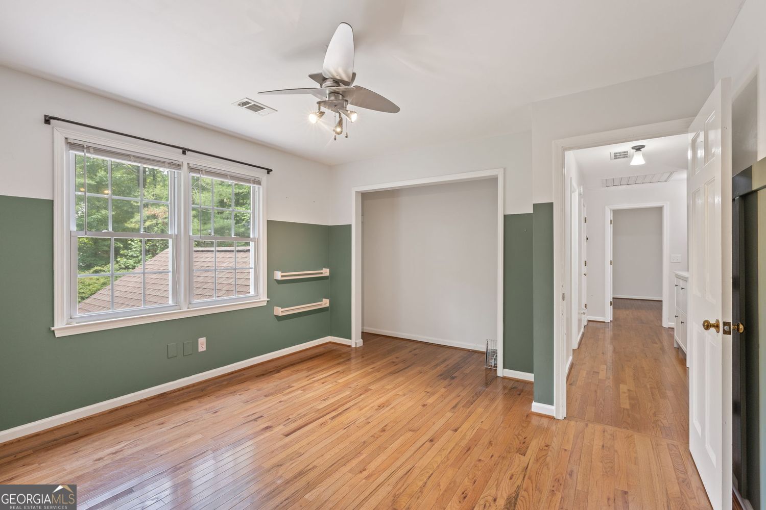 Roswell, Georgia 30075, United States, 4 Bedrooms Bedrooms, ,3 BathroomsBathrooms,Residential,Pending,141500