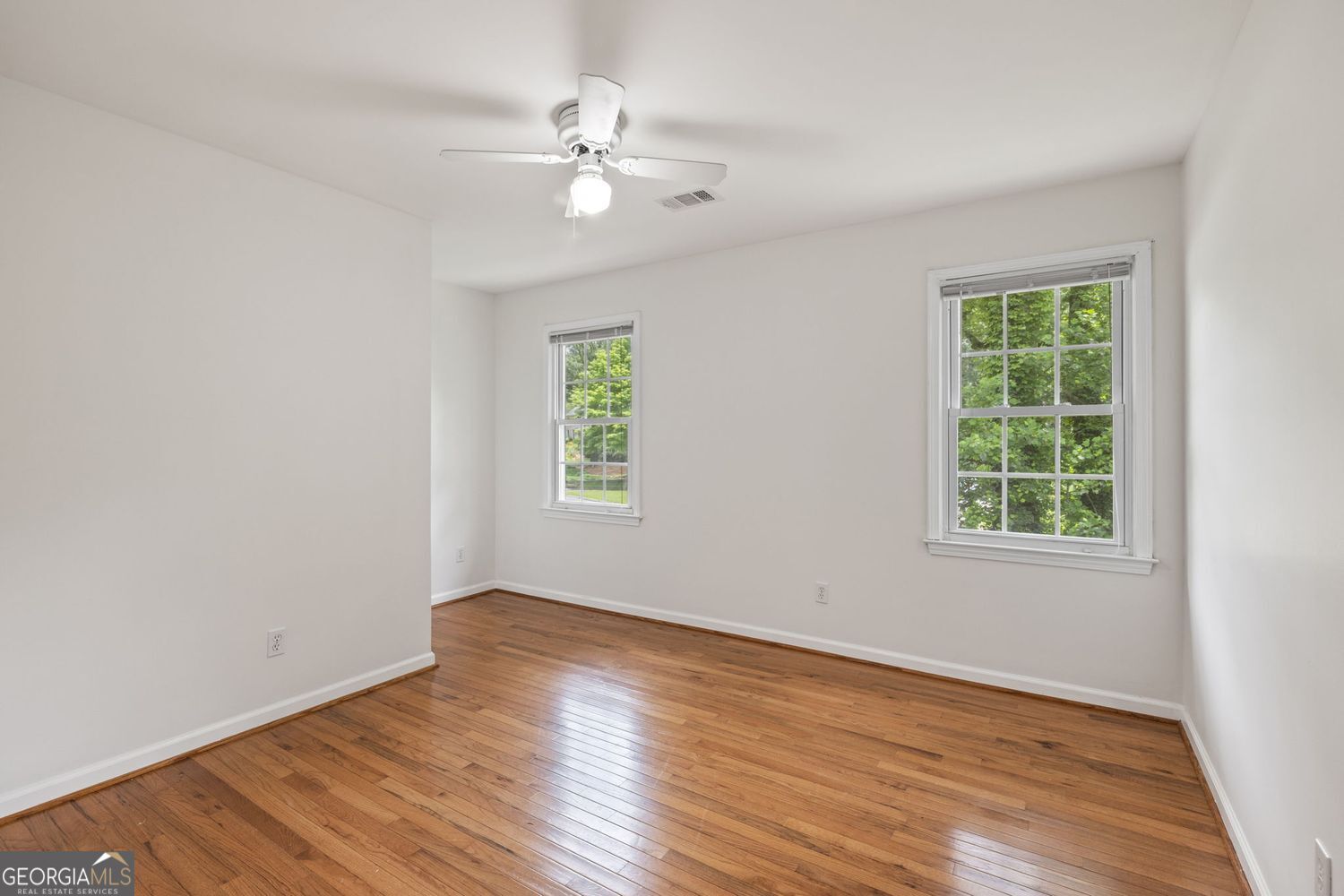 Roswell, Georgia 30075, United States, 4 Bedrooms Bedrooms, ,3 BathroomsBathrooms,Residential,Pending,141500